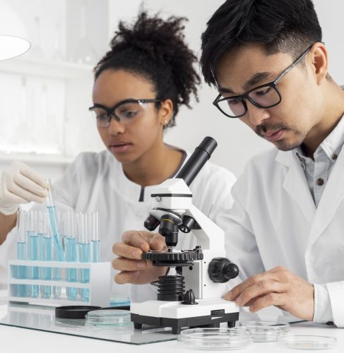 laboratory-team-working-together